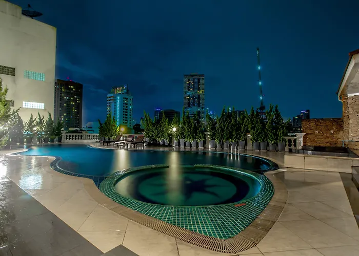 Hotel Hope Land Sukhumvit 24 4*