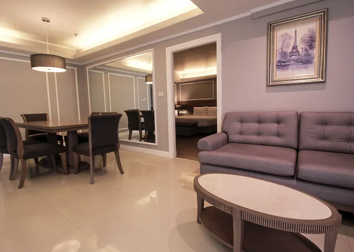 Hope Land Sukhumvit 24 Hotel