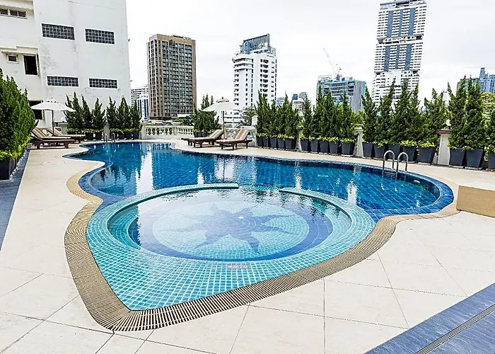 Hope Land Sukhumvit 24 4*