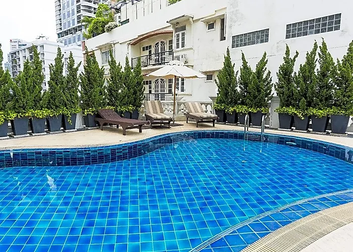 Hope Land Sukhumvit 24 Hotel 4*