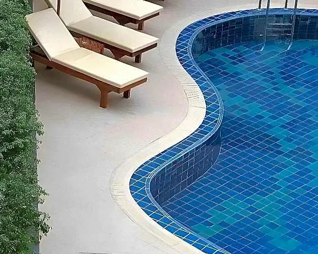 Hope Land Sukhumvit 24 Hotel