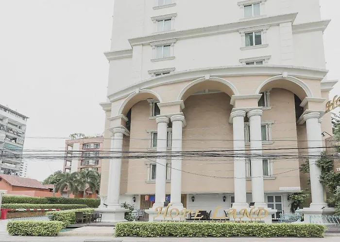 Hope Land Sukhumvit 24 4*